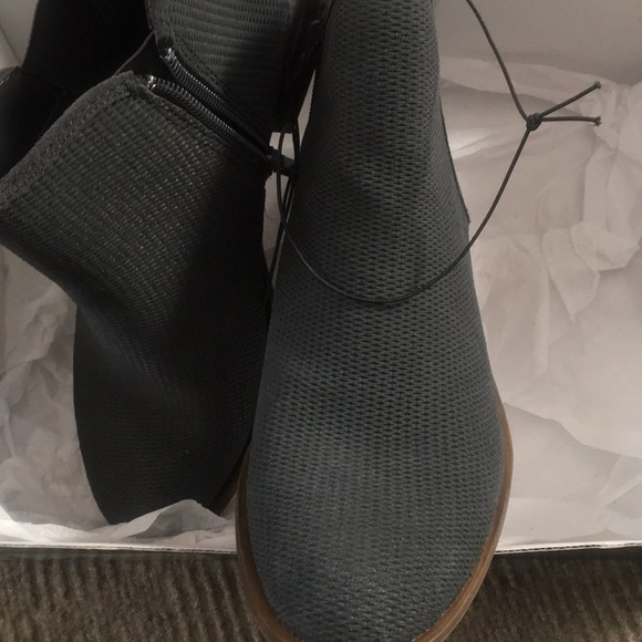 Kensie size 7,8 - Picture 9 of 10